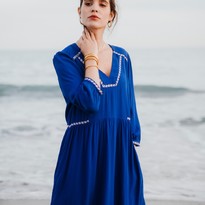 Shade of blue 💙

Craquez pour nos robes de plage Freja, à porter sans modération tout l'été 🌞

A découvrir dès maintenant dans nos boutiques partenaires ✨

👩 @camorlnd
📸 @gabriellemalewski
💄 @raykmode

#ruemazarine #collection #SS22 #spring #printemps #summer #robe #blue #été
