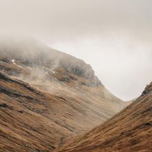 Notre nouvelle collection est une célébration des cycles des saisons et de la nature. Pour découvrir notre lookbook, rendez-vous sur notre site internet ruemazarineparis.fr.

#scotlanddreaming #scottishpoésie #AH23 #ruemazarine #inspiration