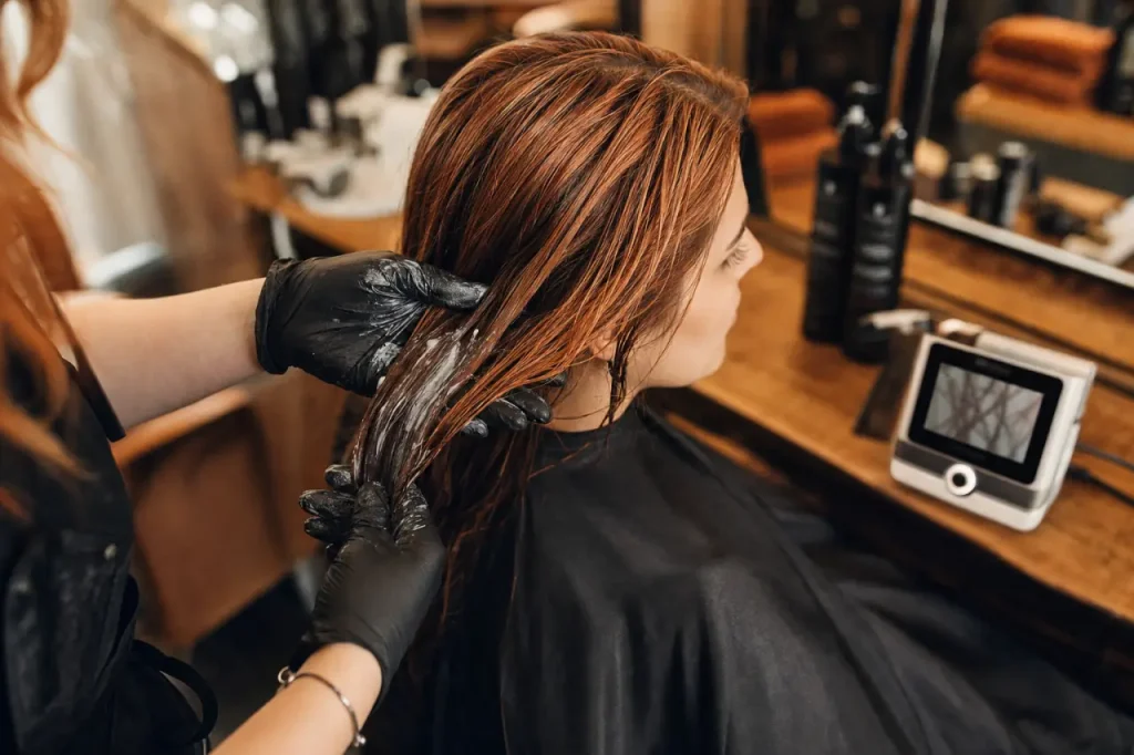 Soin cheveux coiffeur en salon : diagnostic capillaire et protocole
